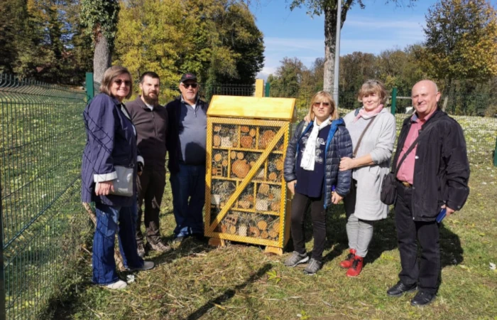 Prvi karlovački hotel za kukce u arboretumu Šumarske škole 